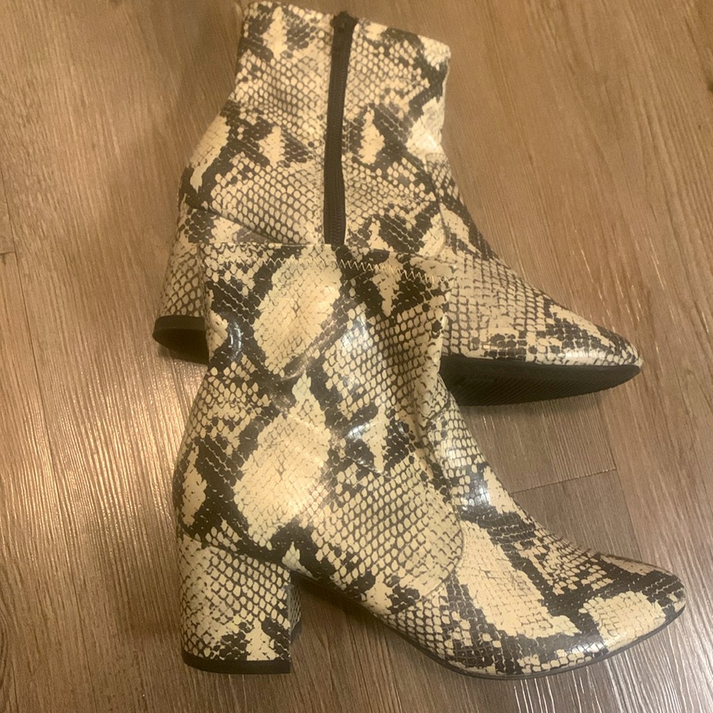 Time and Tru Boots